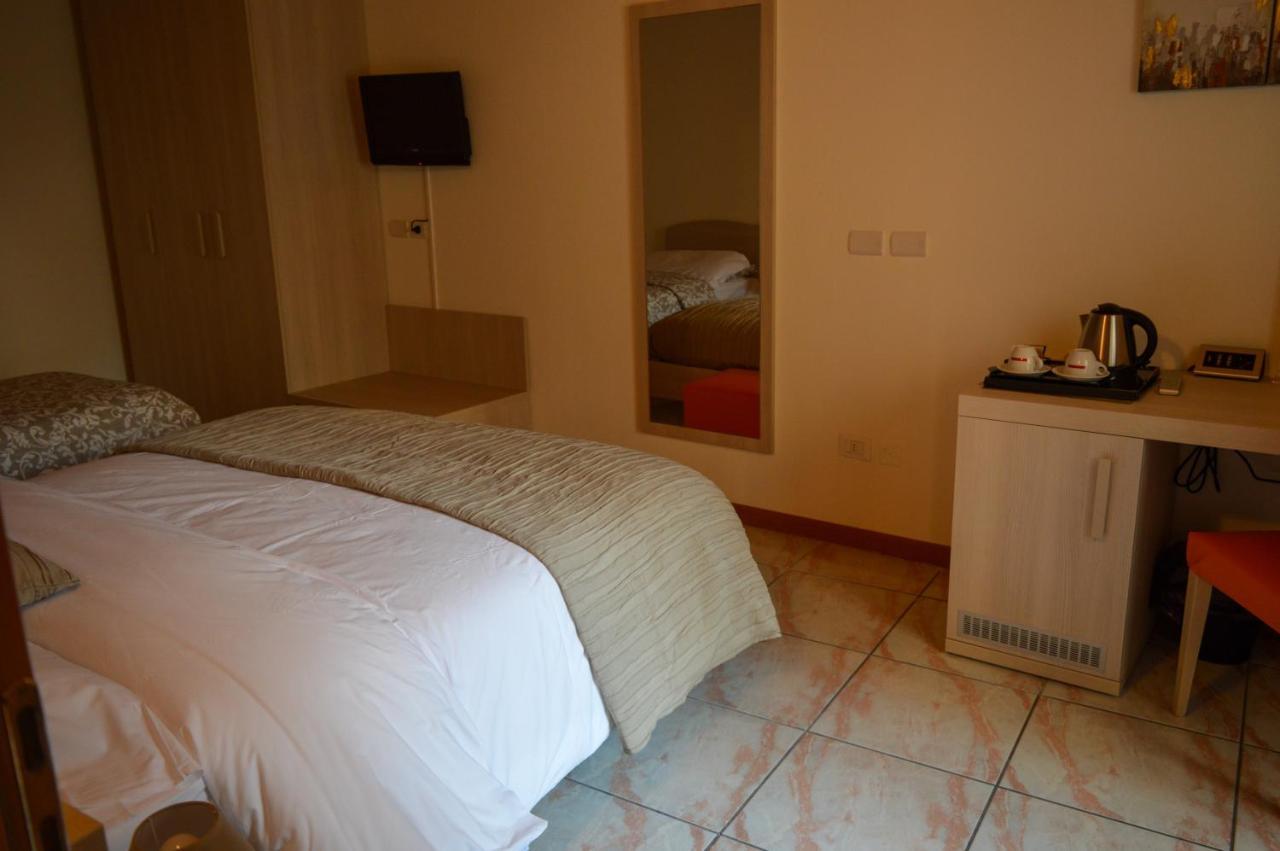Bed and Breakfast La Contrada Сарніко Екстер'єр фото