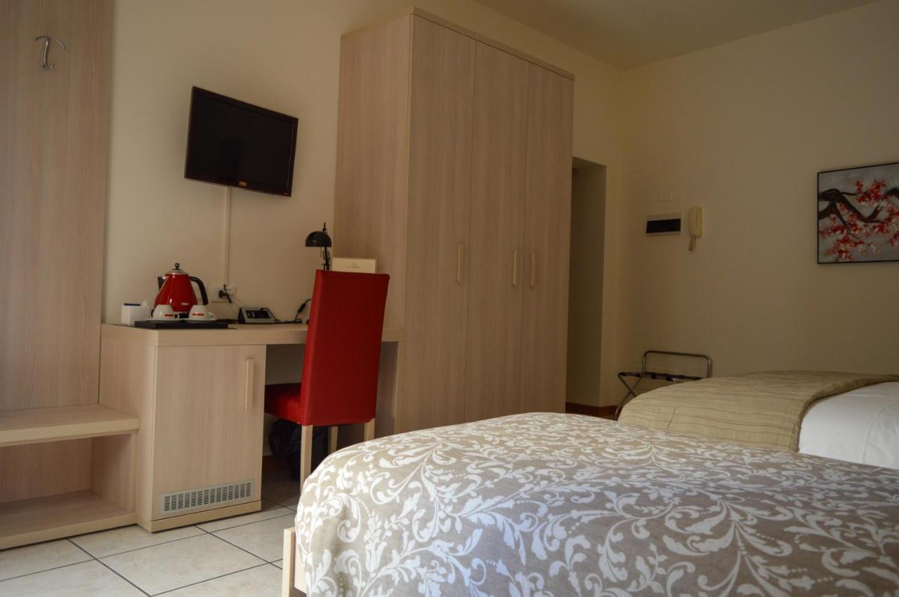 Bed and Breakfast La Contrada Сарніко Екстер'єр фото