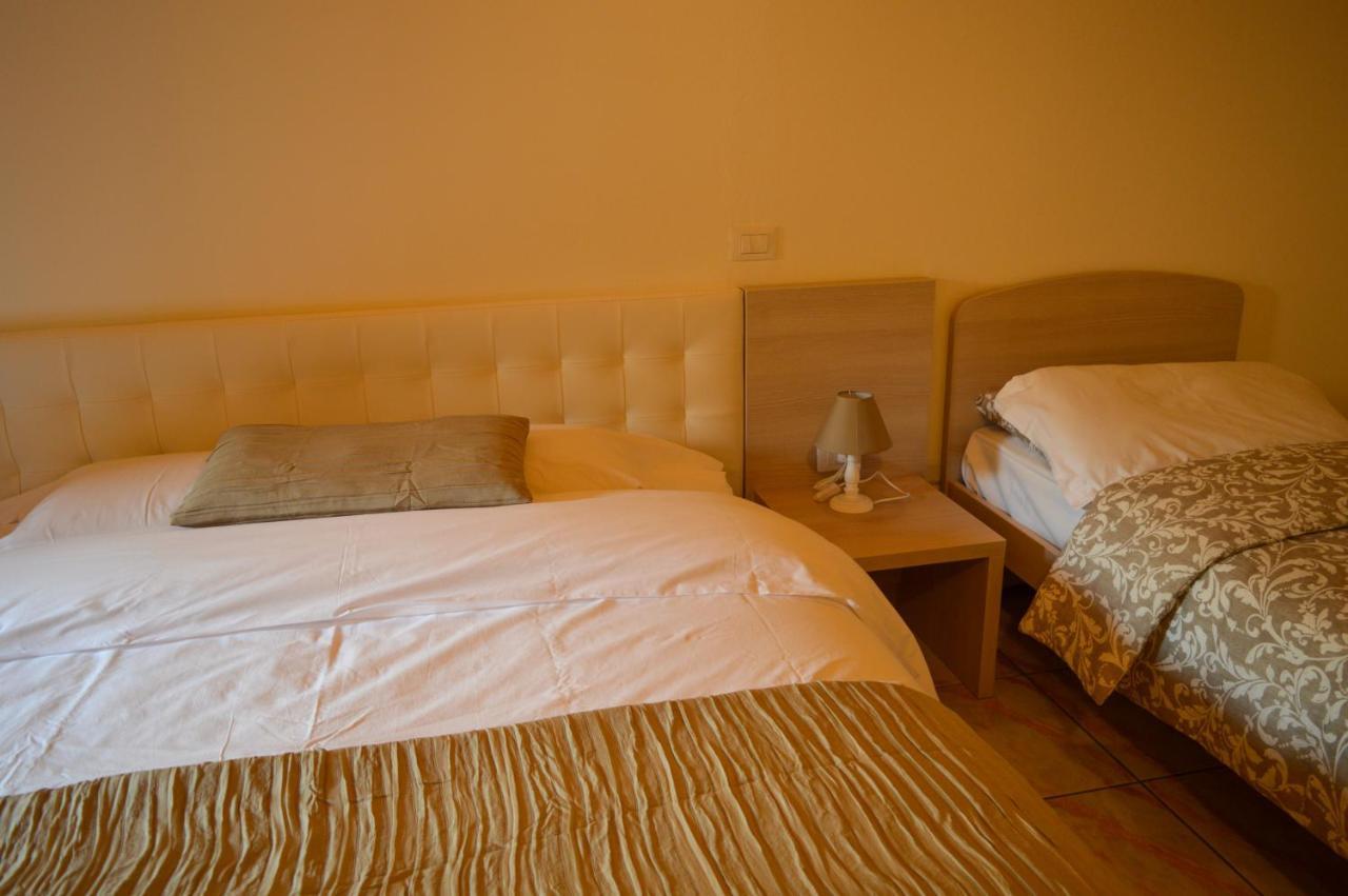 Bed and Breakfast La Contrada Сарніко Екстер'єр фото