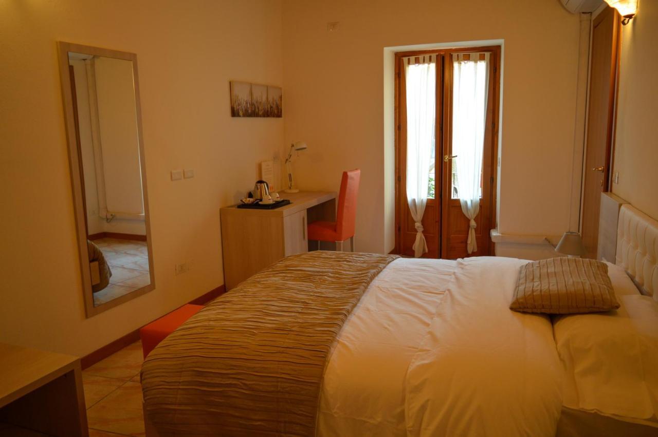 Bed and Breakfast La Contrada Сарніко Екстер'єр фото