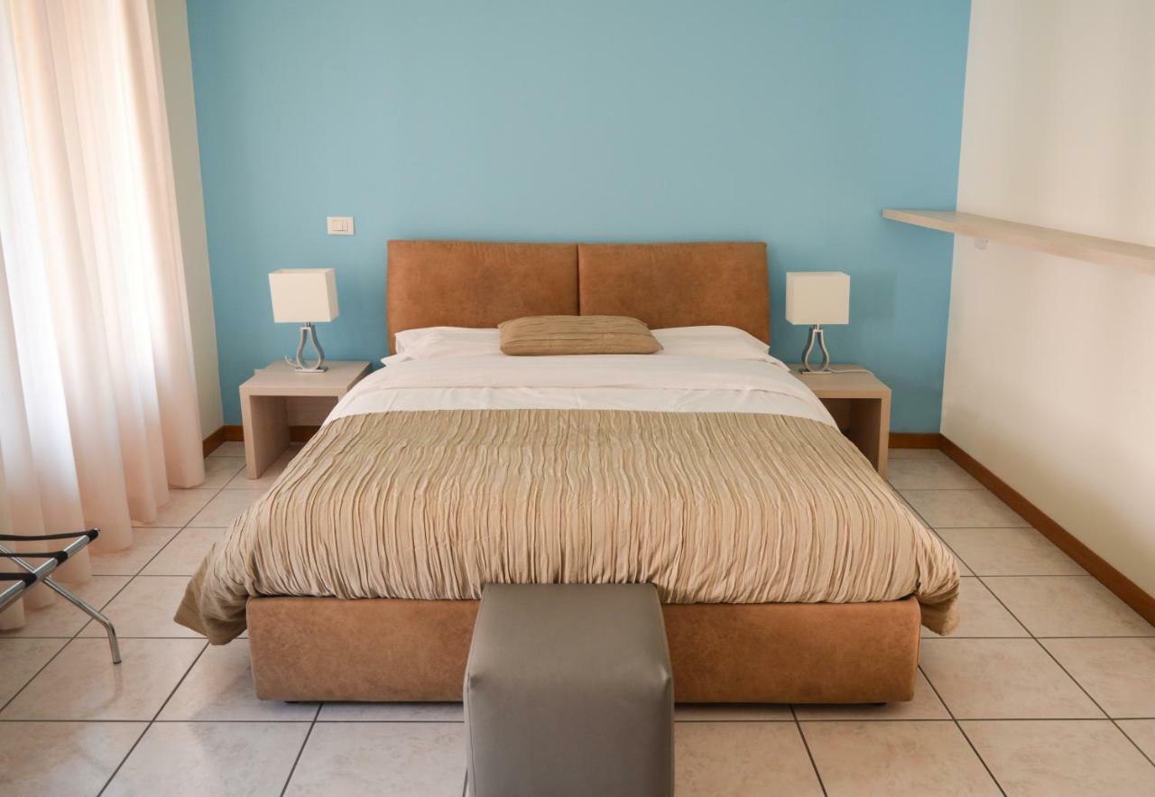 Bed and Breakfast La Contrada Сарніко Екстер'єр фото